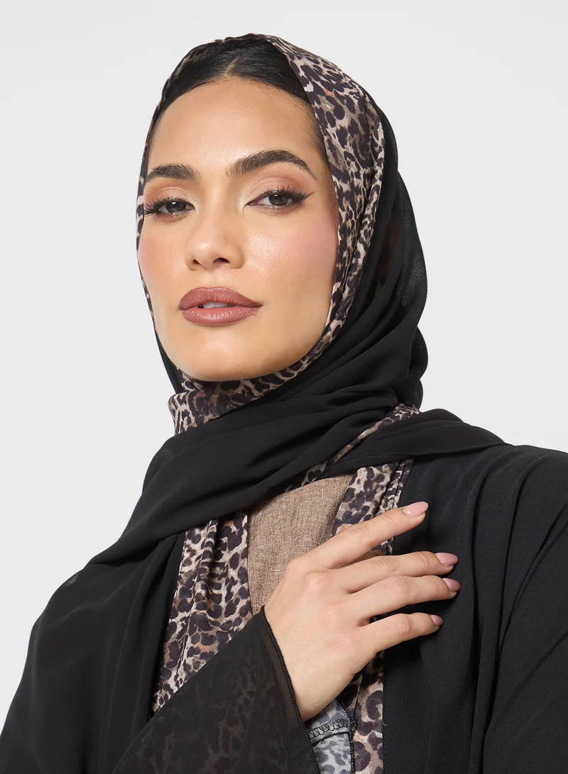 Khizana Abaya With Printed Trim
