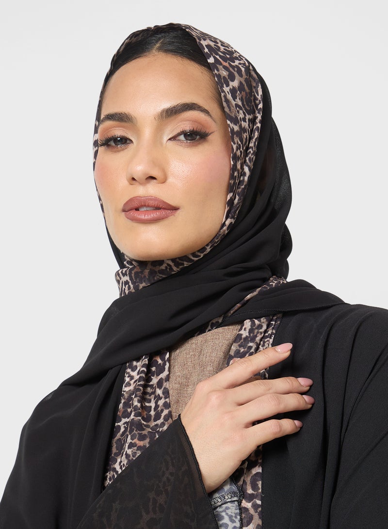 Khizana Abaya With Printed Trim - Image 4