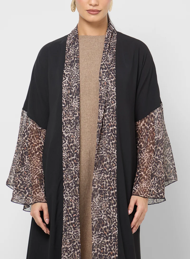 Khizana Abaya With Printed Trim