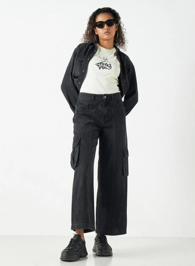 اس بي كاركترز بلوزة دون أكمام بياقة ضيّقة وطبعات