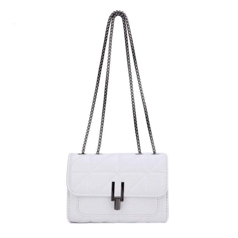 Women's Quilted Chain Shoulder Bag - Image 3