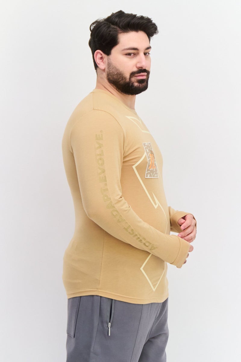 D RT تي شيرت رجالي بأكمام طويلة وطباعة جرافيك، لون بني - Image 3