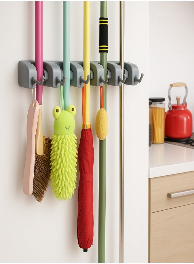 ليفي حامل مكنسة وممسحة حائطي - رف تنظيم أدوات متين بخمس فتحات و6 خطافات للمطبخ، المرآب، الحديقة، وغرفة الغسيل | علاقة مكنسة ومستلزمات تنظيف مانعة للانزلاق وموفرة للمساحة - Image 2