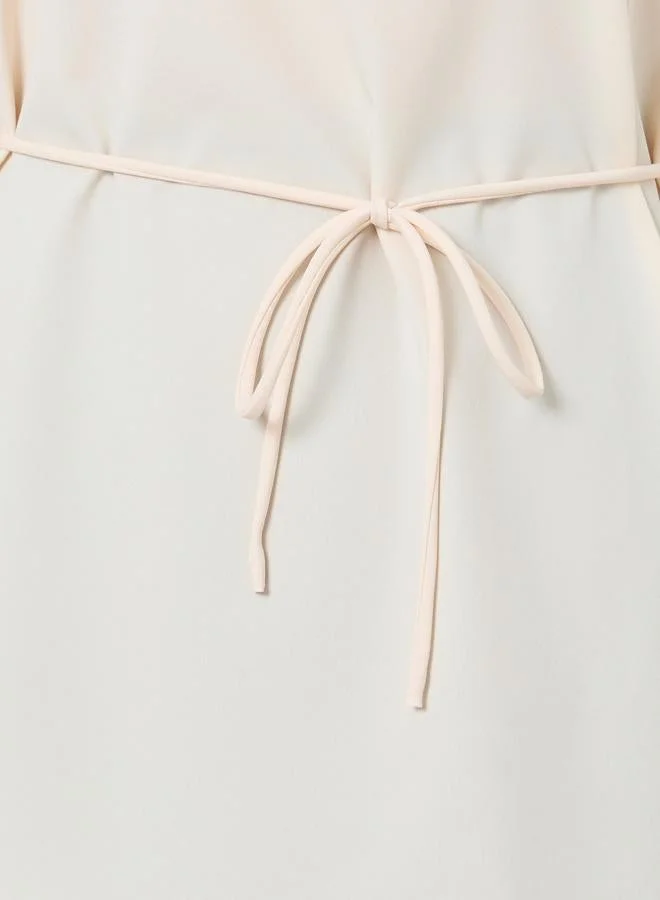 ستايلي بلوزة بأكمام طويلة ورباط خصر