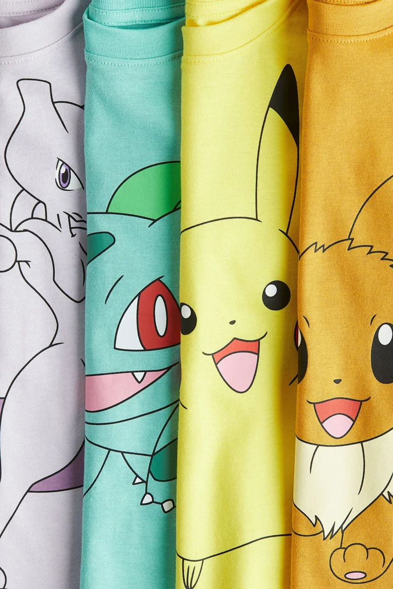 اتش اند ام تي- شيرت مزيّن بطبعة - عبوّة من 4 قطع