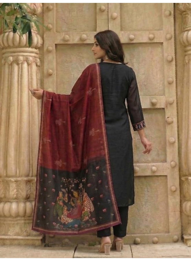 آني ديزاينر ANNI طقم كورتا نسائي بتصميم مصممين، مصنوع من مزيج الفيسكوز ومزين بطبعات، مع بنطال ودوباتا | طقم كورتا وبنطال ودوباتا للسيدات | زي نسائي بطابع عرقي | ملابس هندية تقليدية للفتيات | مقاس L - أسود - Image 3