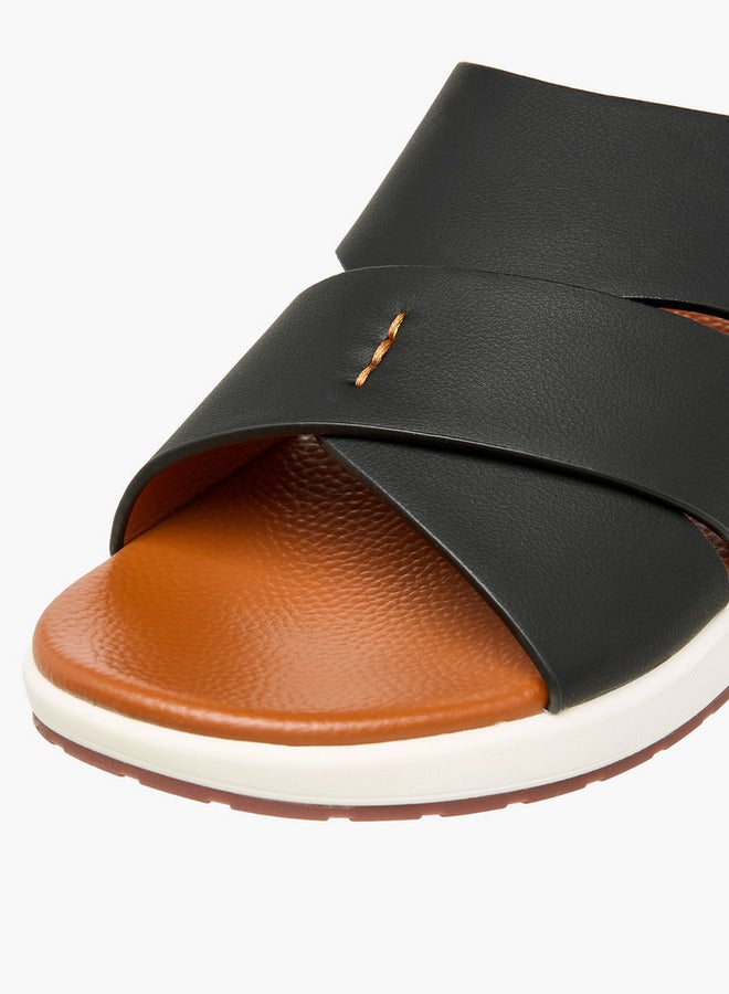 Le Confort صنادل رجال بتصميم حزام متقاطع مريحة - Image 4