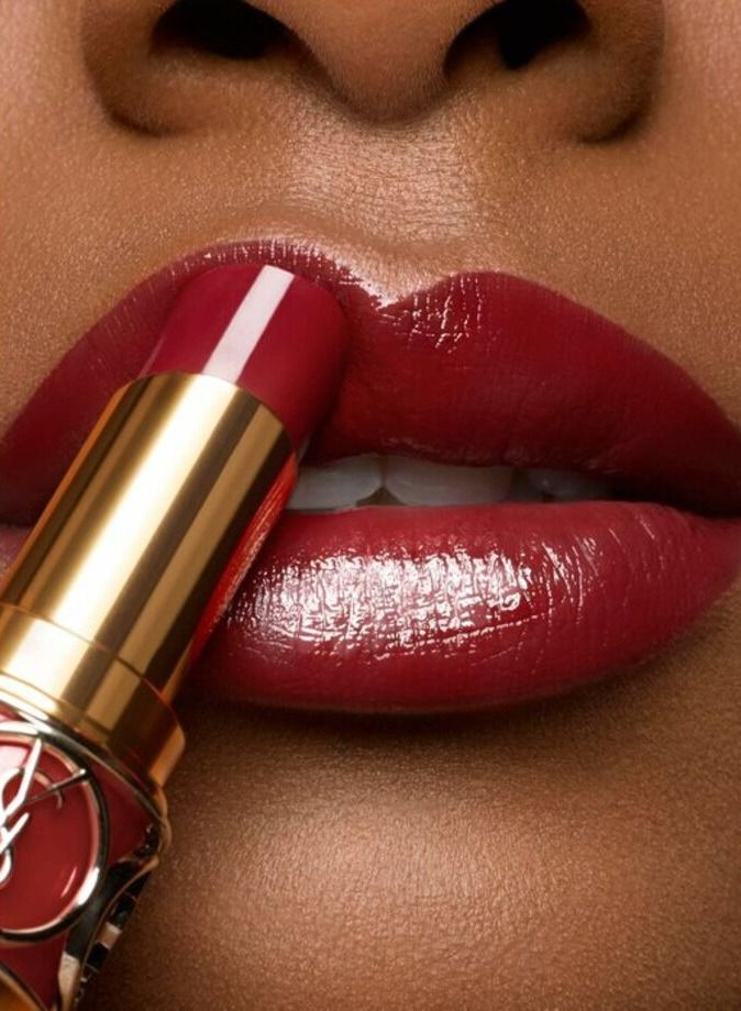 Yves Saint Laurent زيت روج فولوبتي شاين في عصا 3.2 جرام - 83 رأس أحمر - Image 4