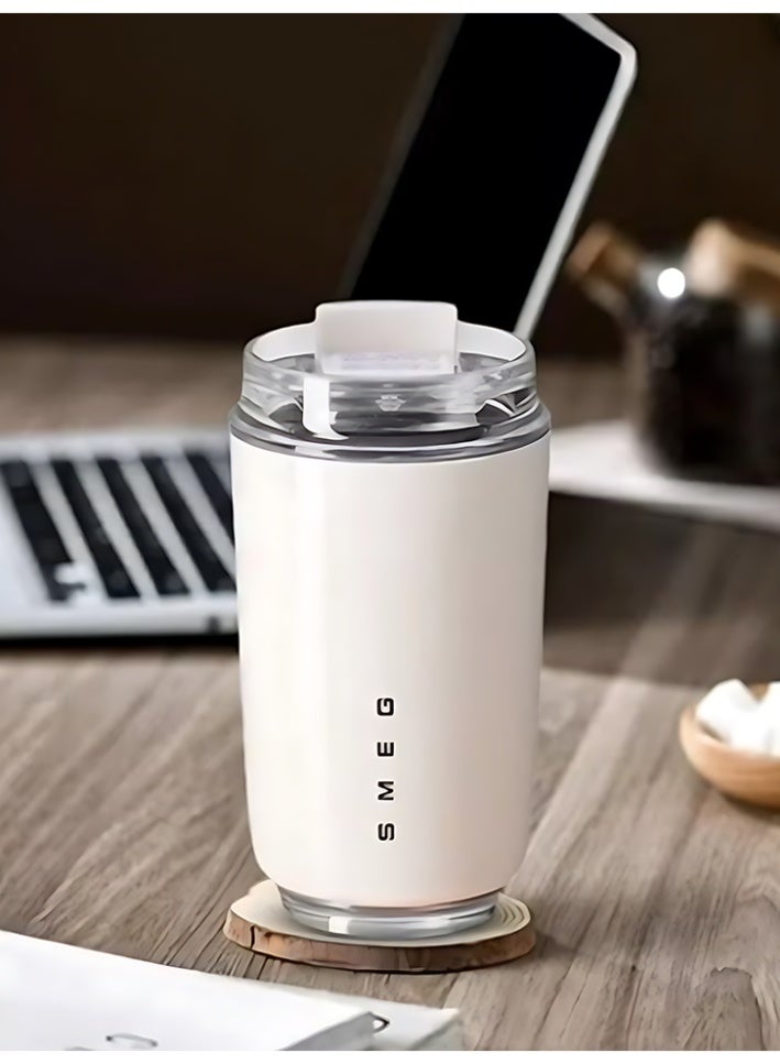سميج كوب قهوة للسفر من Smeg، كوب معزول للمشروبات مع غطاء مضاد للتسرب، كوب قهوة طويل الأمد مع غطاء، ترمس قهوة للسفر (أبيض) - Image 1