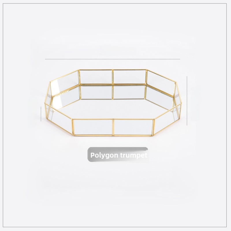 طبق تخزين زجاجي بحواف ذهبية  
حجم صغير  
تصميم عتيق أنيق  
طبق منظم متعدد الاستخدامات - مواد عالية الجودة  
طبق مجوهرات للمنزل والمكتب ومناسبات الهدايا - Image 1