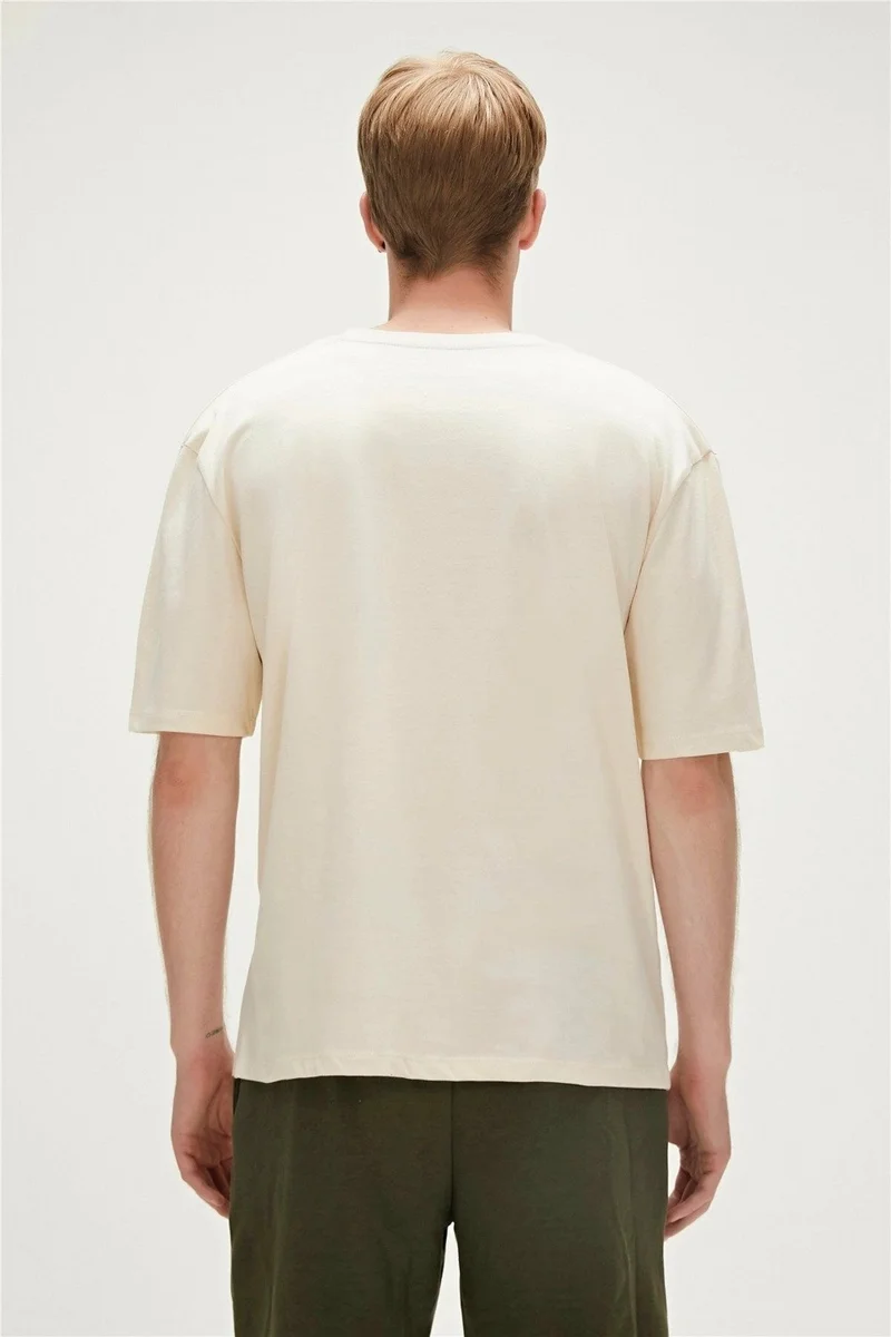 باد بير Badbear Men's E-Black T-Shirt Candy White