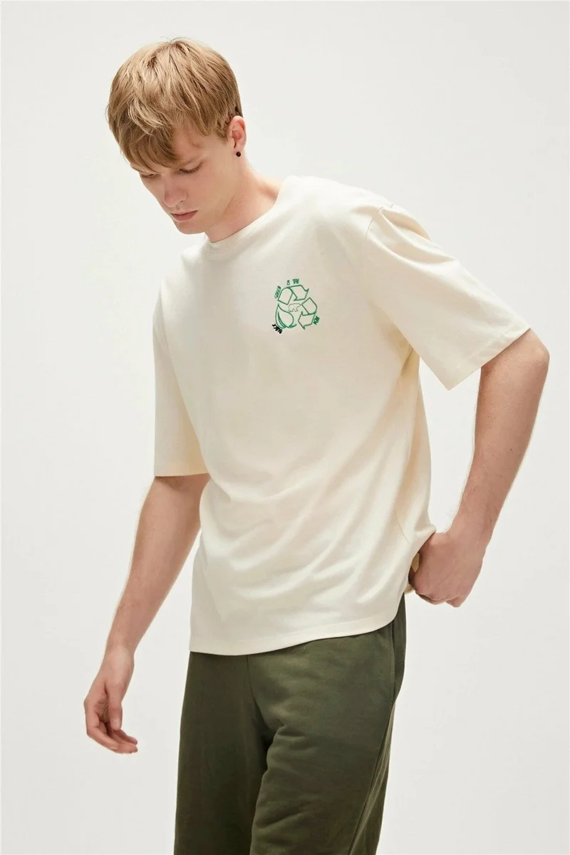 باد بير Badbear Men's E-Black T-Shirt Candy White