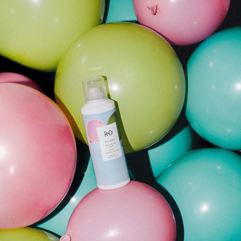 R+Co ر+كو بخاخ حجم جاف بالون للسفر | حجم خفيف وطويل الأمد + قوام قابل للمس | نباتي + خالي من التجارب على الحيوانات | 2 أونصة (قد يختلف التعبئة) - Image 4
