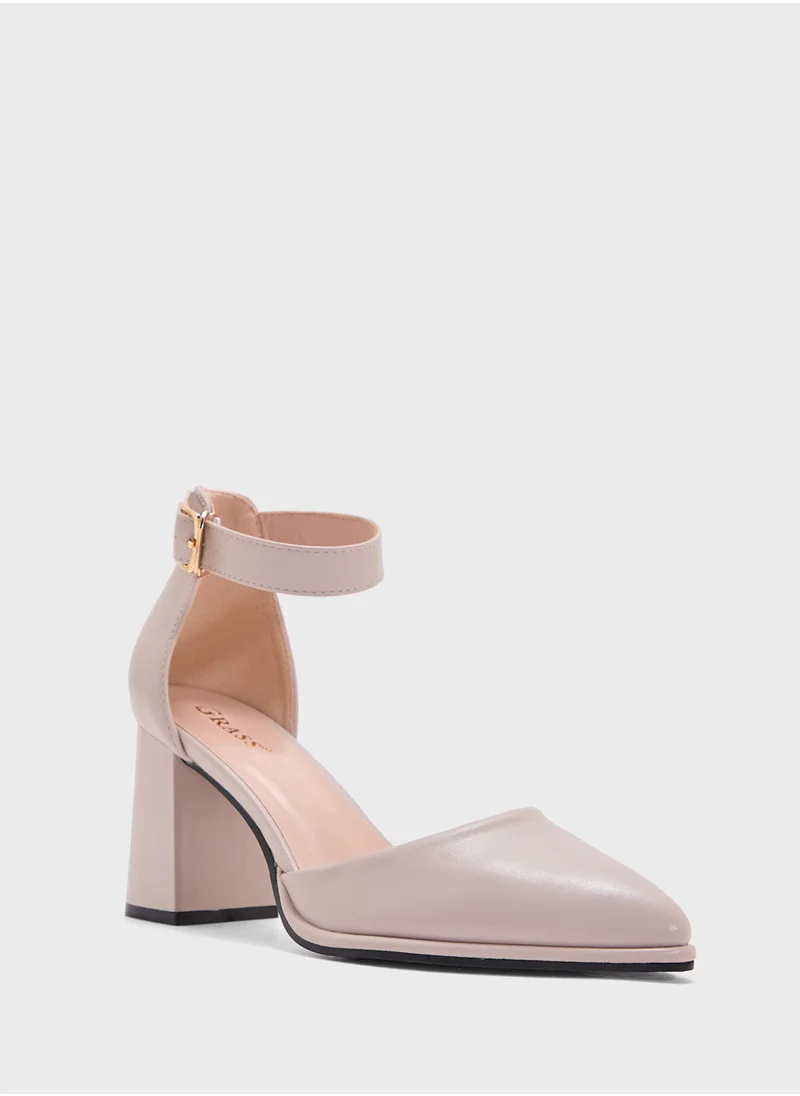 جراس Heeled Pump With Ankle Strap