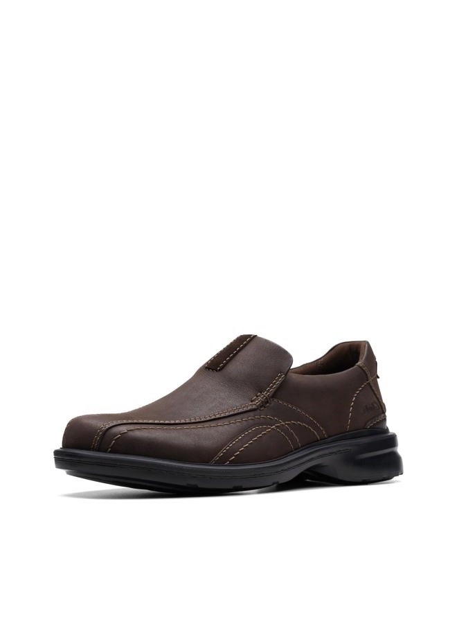 clarks حذاء لوفر جيسلر للرجال، جلد بني، مقاس 7.5 عريض - Image 1