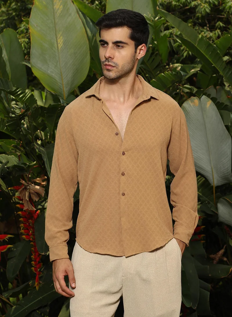 كامبوس سوترا قميص رجالي بنقش المعين بلون بني فاتح