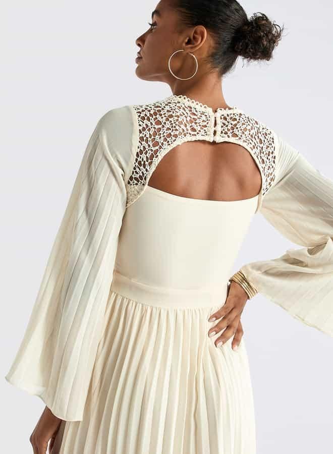 سبلاش فيڤ فستان بأكمام واسعة وتفاصيل دانتيل - Image 4