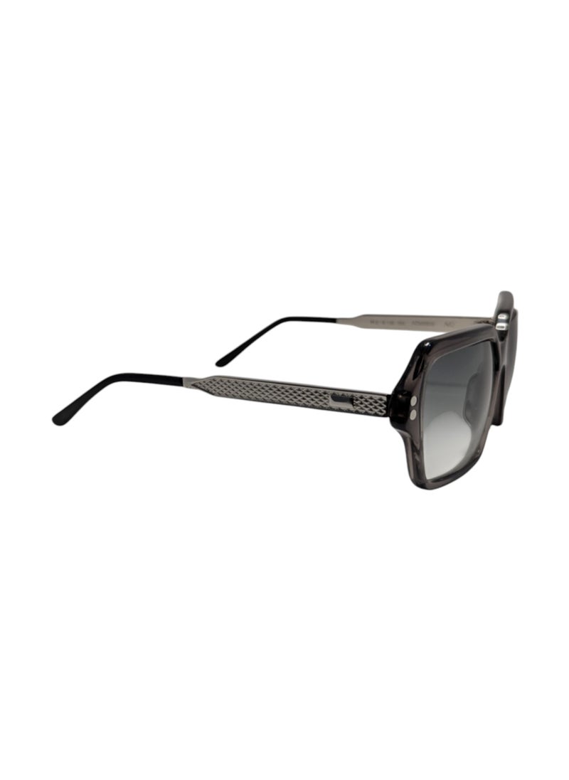 Authentic Armando Cavelli sunglasses, crafted from carefully selected premium acetate for a luxurious look and longevity with extensive use. This model combines modernity and classic style, with a raw grey acetate front and gunmetal -plated metal temples to complete your luxury look. Comes with premium polymer lenses offer UV400 protection in a gradient olive green