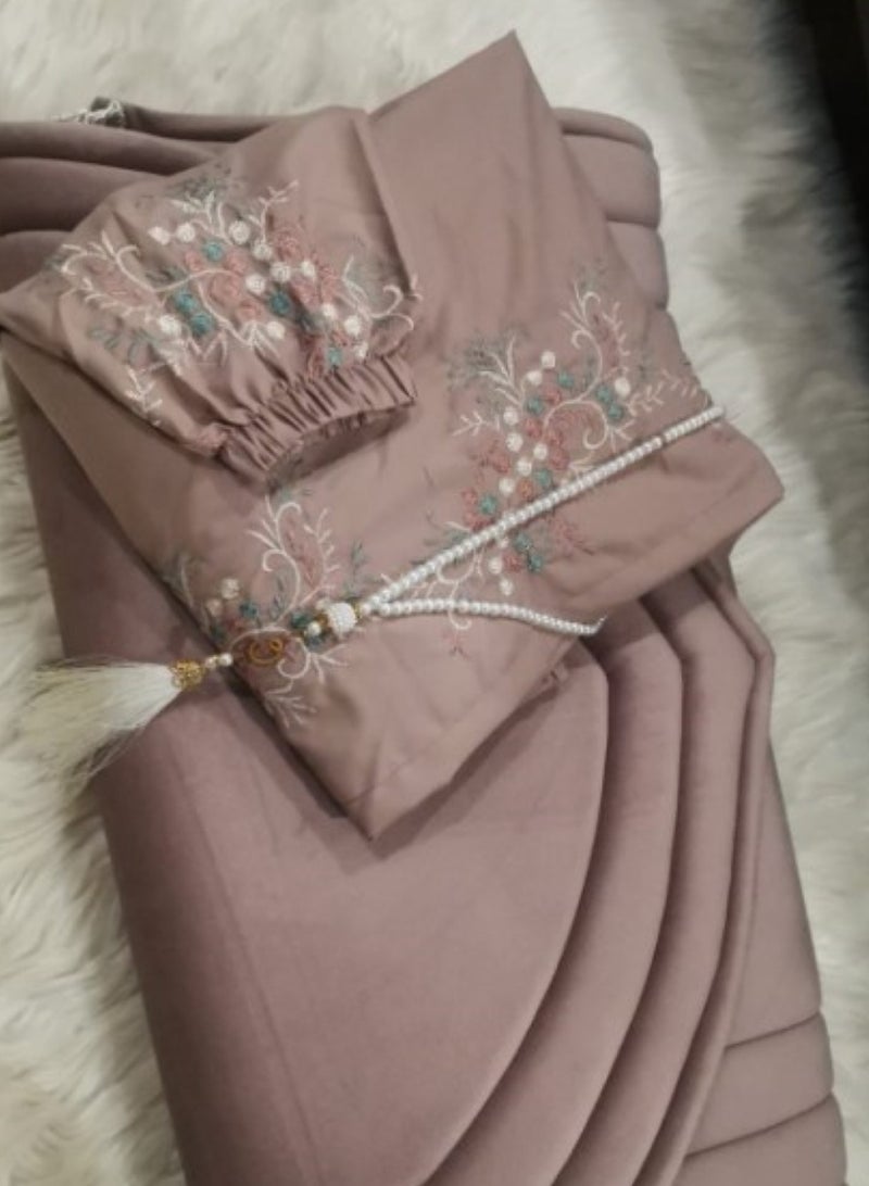 Women's Prayer Rug and Sheet Set