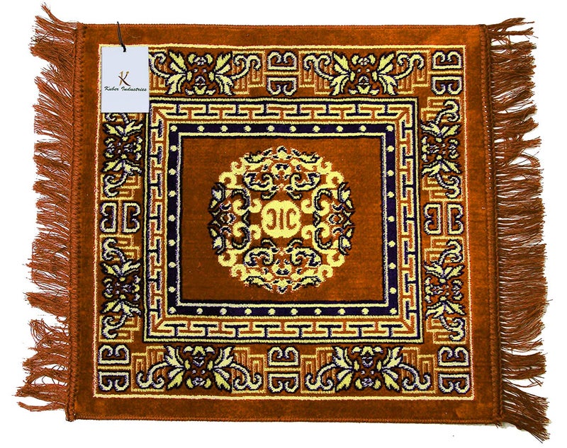 Kuber Industries 2 Pieces Velvet Prayer Mat/Aasan/Pooja Mat/Meditation Mat/Multipurpose Velvet Rug Mat 2 ft X 2 ft (Gold & Red) CTKTC33950, Standard - Image 4
