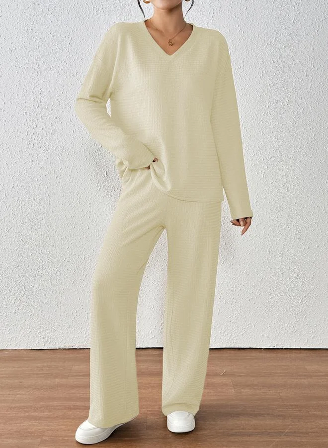 تايك تو طقم تيشيرت وبنطال بيج بملمس بارز