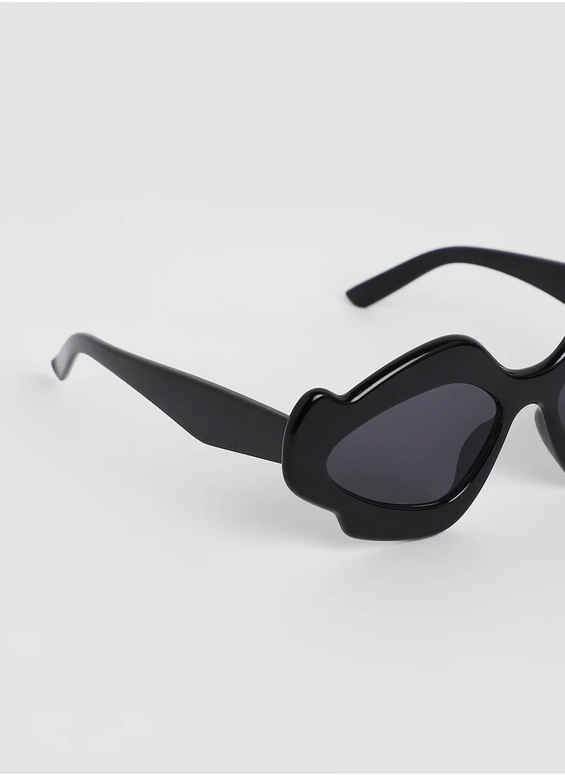 Haute Sauce The Flame Cateye Sunglasses - Onyx Black