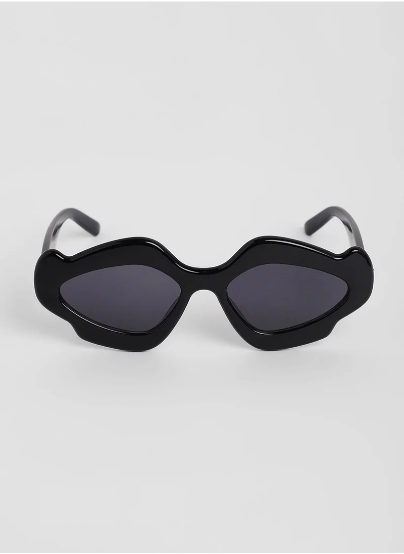 Haute Sauce The Flame Cateye Sunglasses - Onyx Black