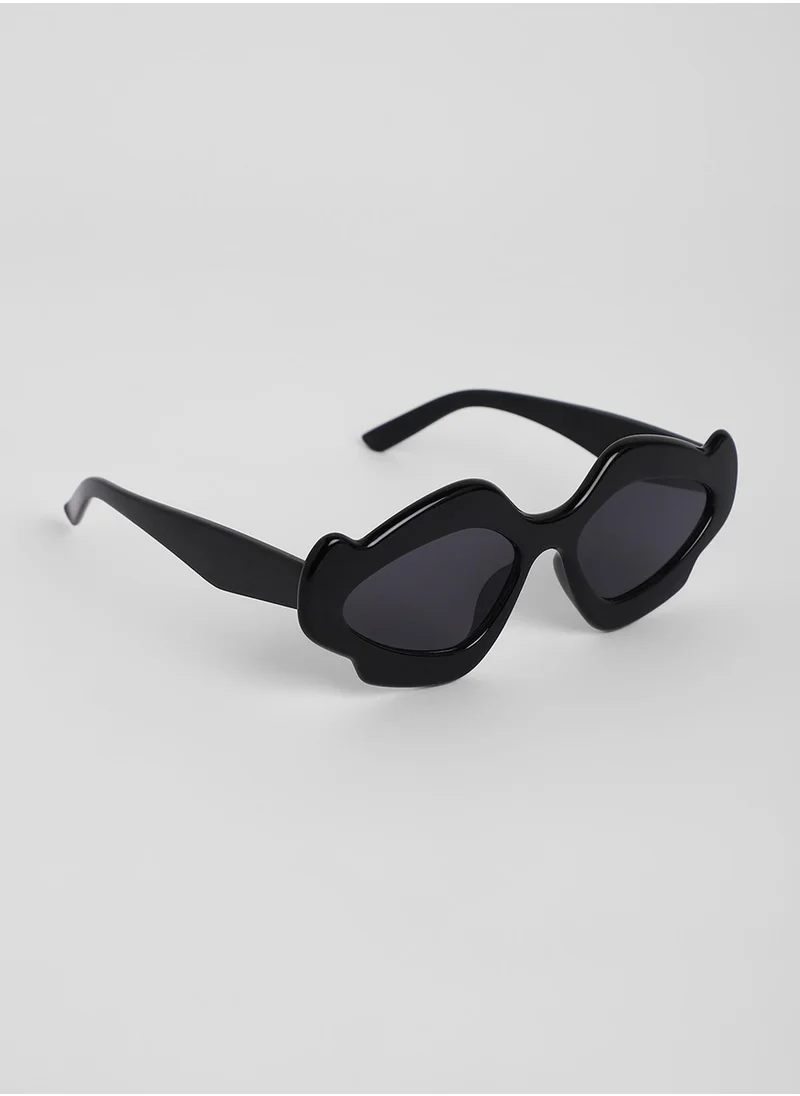 Haute Sauce The Flame Cateye Sunglasses - Onyx Black