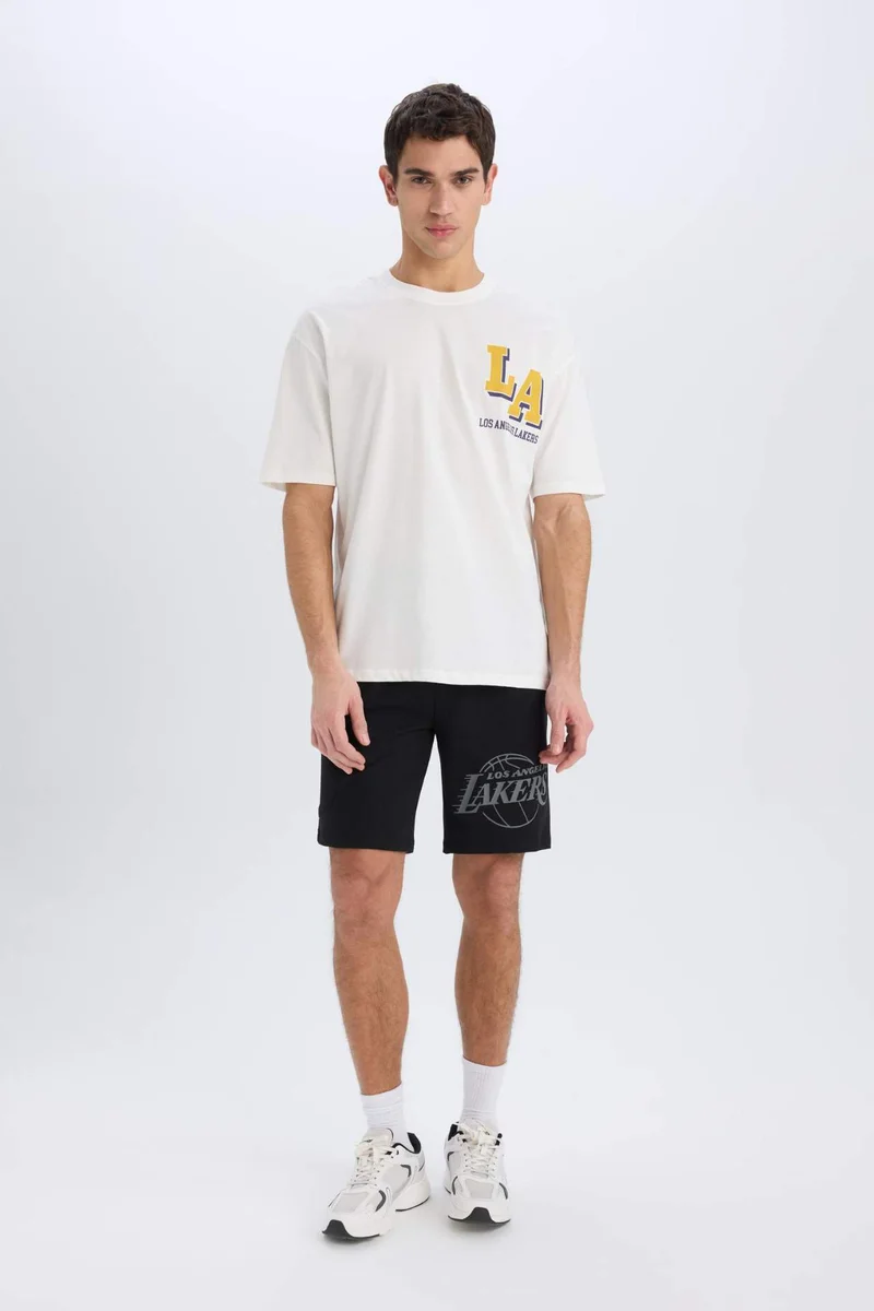 ديفاكتو Oversize NBA Los Angeles Lakers Licensed Crew Neck T-Shirt