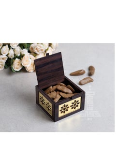An ounce of luxurious Maroki oud comes in a luxurious box