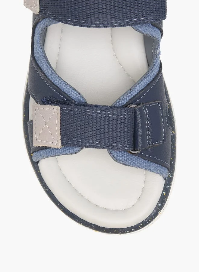 جونيورز Boys Solid Sandals with Hook and Loop Closure