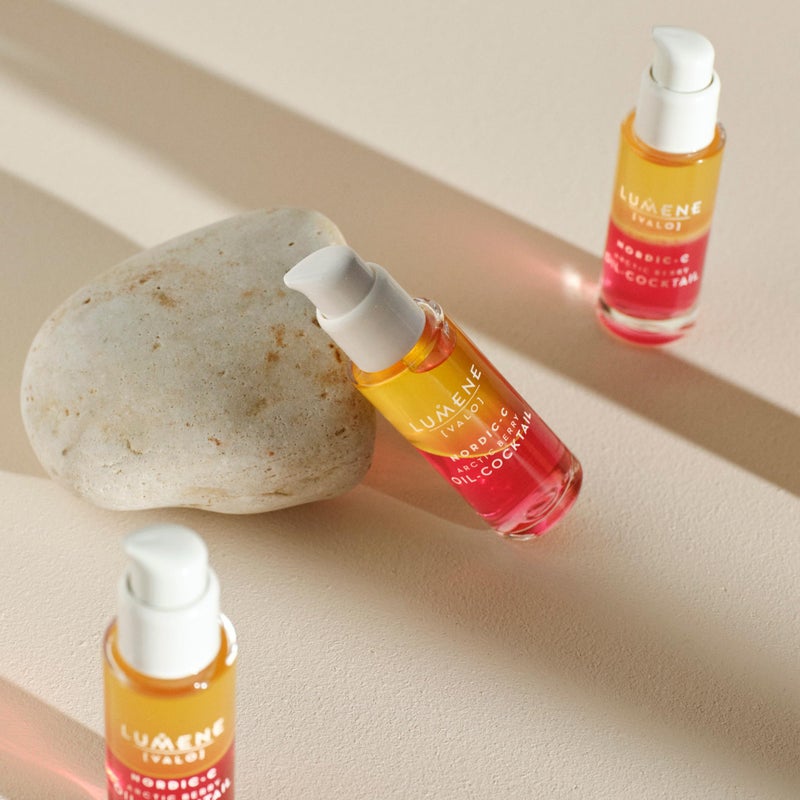 Lumene Nordic-C [Valo] Arctic Berry Face Oil - Antioxidant-Rich, Hydrating Serum with Vitamin C, Vitamin E & Hyaluronic Acid - Replenishes and Plumps Dry Skin - Vegan Skin Care (30 ml) - Image 5