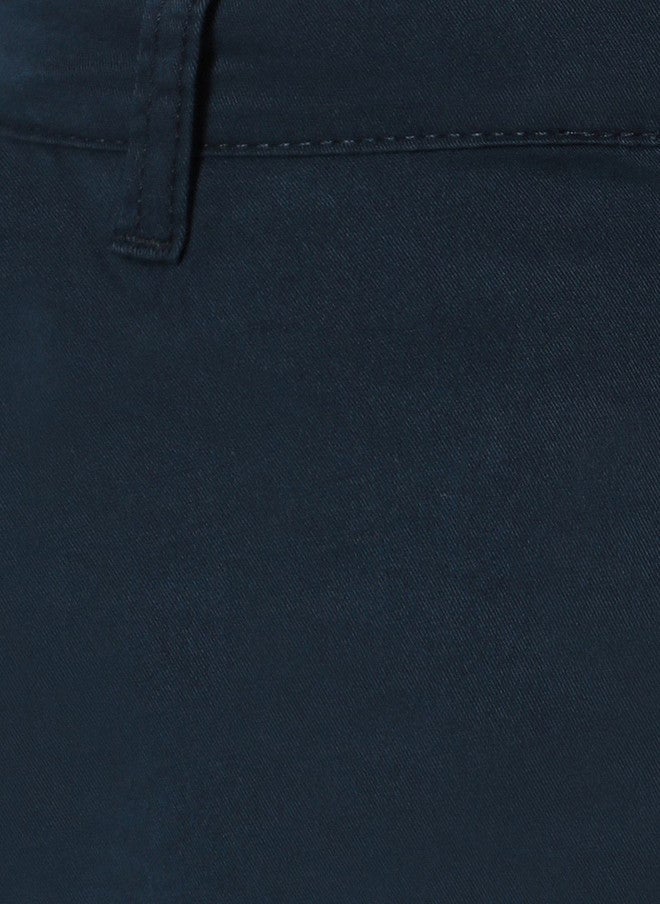 Hence Men's Relaxed Fit Mid-Rise Cotton Chino Shorts in Navy Blue - Image 5