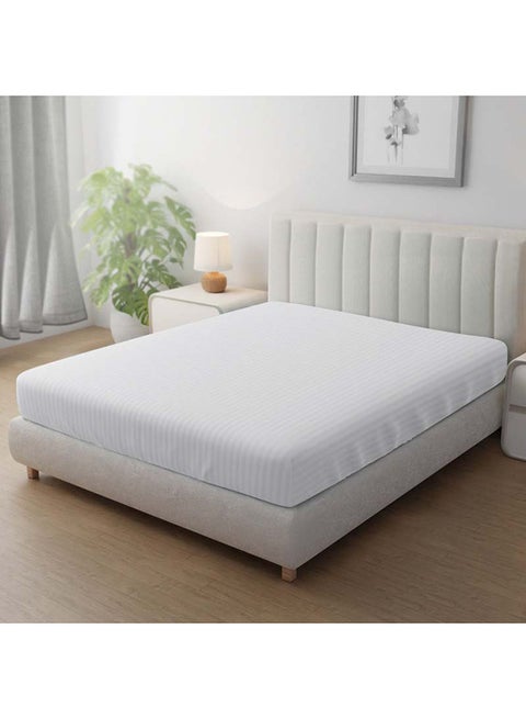 ملاءة سرير مطاطية بيضاء مخططة من الألياف الدقيقة مقاس مفرد 90x190 سم