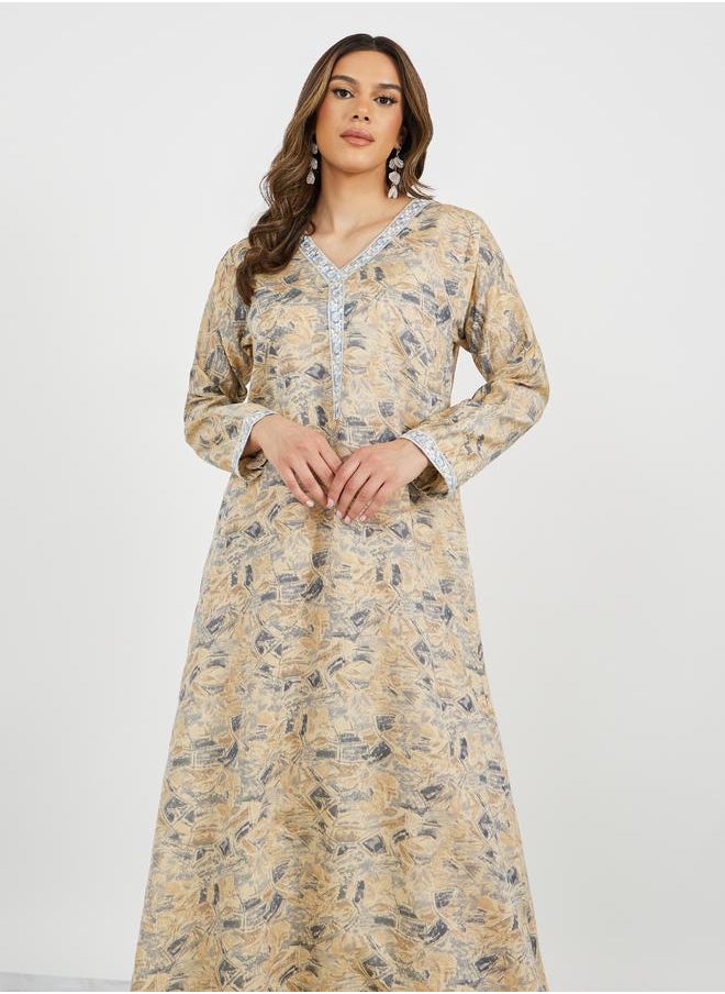Styli Styli All-Over Print Lace Detail V-Neck A-Line Jalabyia  - Image 3