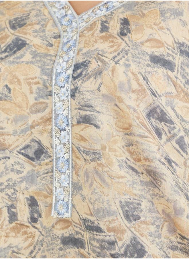 Styli Styli All-Over Print Lace Detail V-Neck A-Line Jalabyia  - Image 5