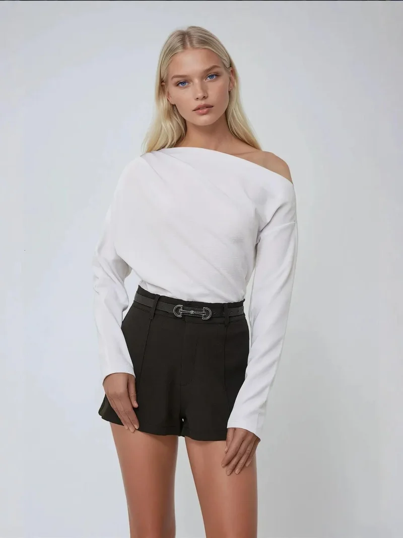 زوبعة شورت قصير بقصة عادية