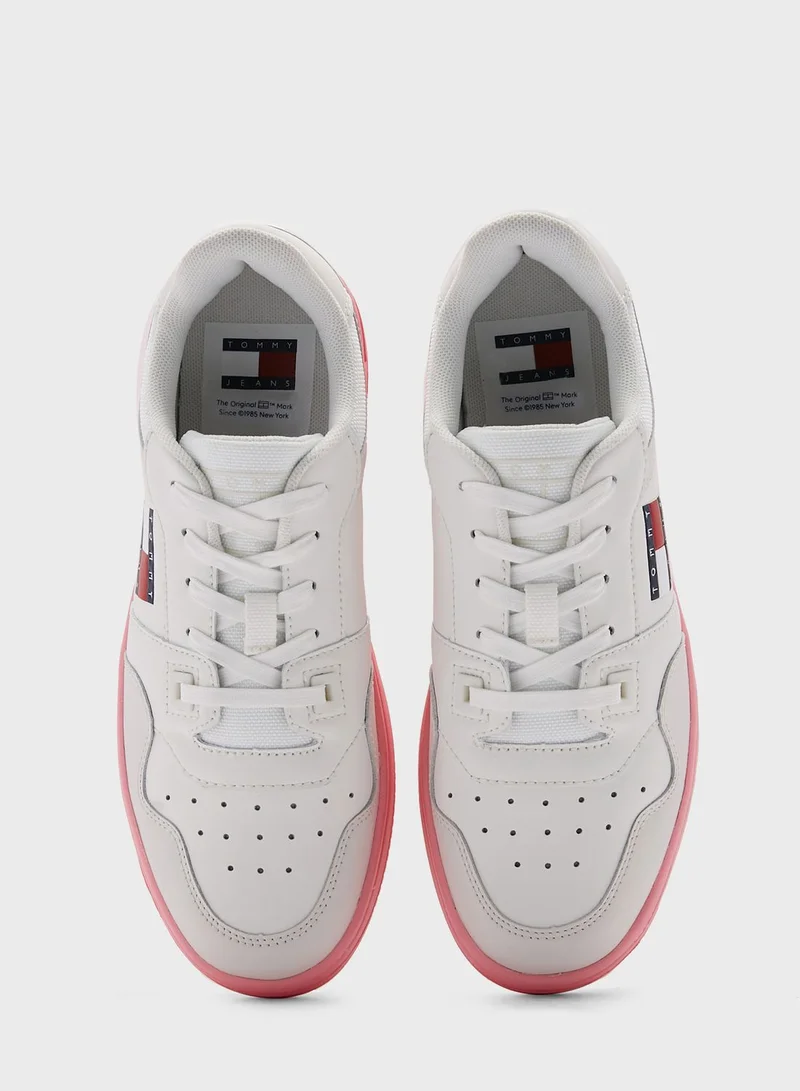 TOMMY JEANS Lace Up Low Top Sneaker
