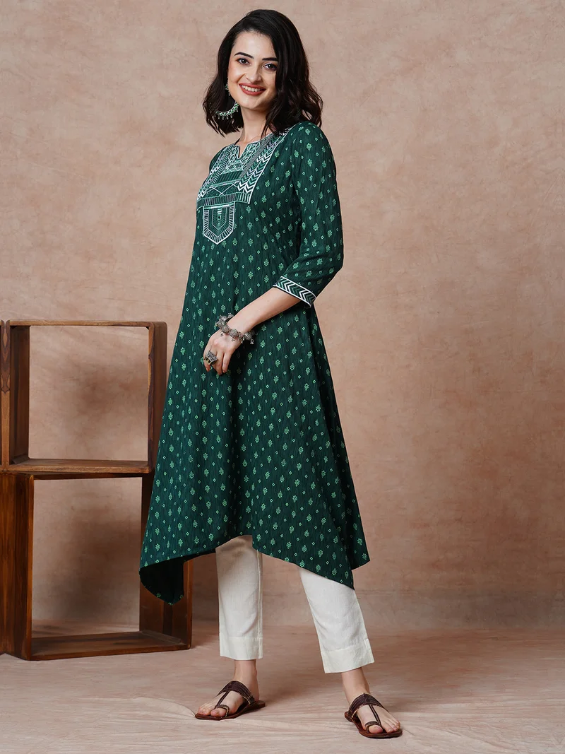 Women Green Ethnic Motifs Printed Round Neck Thread Work A-Line Kurta