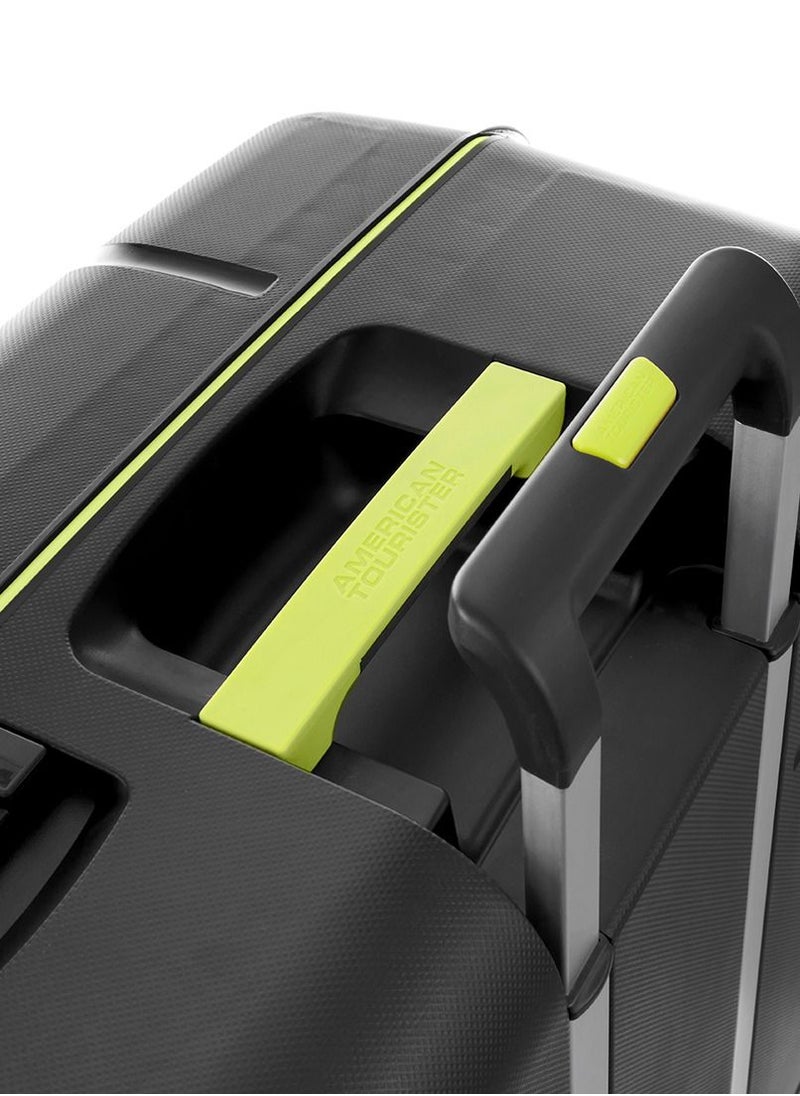 AMERICAN TOURISTER حقيبة أمريكان توريستر تريجارد الصلبة ذات السبينر المتوسطة TSA 68 سم - أسود  - Image 3