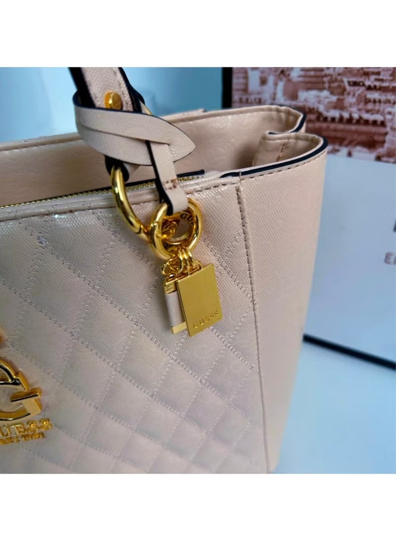 جس حقيبة يد نسائية كبيرة السعة بثلاث طبقات من GUESS - 32.5×22×11.5 سم - Image 2