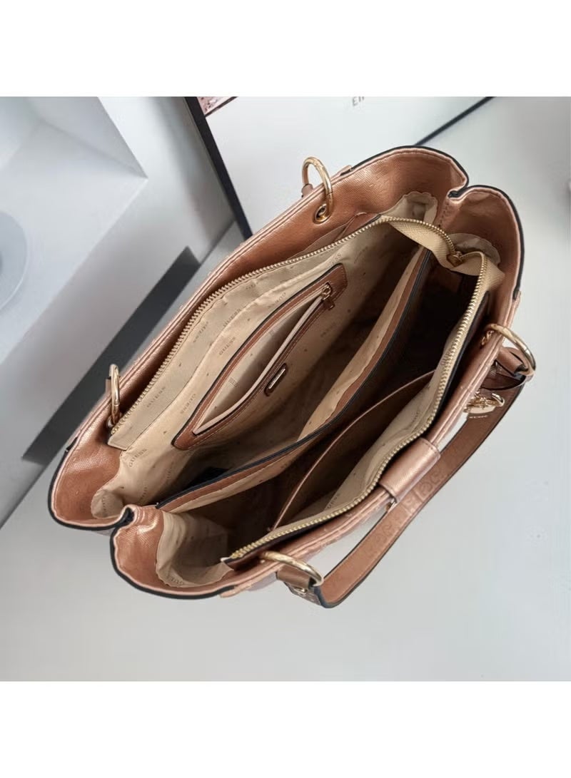 جس حقيبة يد نسائية كبيرة السعة بثلاث طبقات من GUESS - 32.5×22×11.5 سم - Image 4