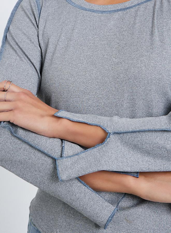 ستايلي تيشيرت بتفاصيل محبوكة ودرزات علوية - Image 3