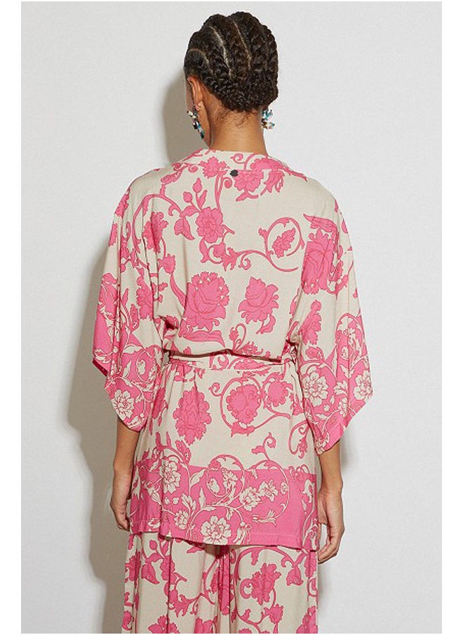 Kimono with fringes on the belt