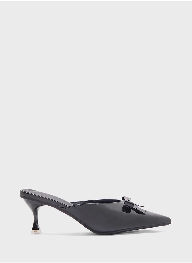 إس دي. فيلانو Mid Heeled Pointed Pump