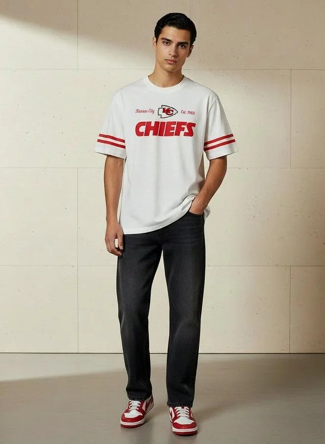 اس بي كاركترز Men Regular Fit Crew Neck Short Sleeve Kansas City Chiefs Print T-shirt