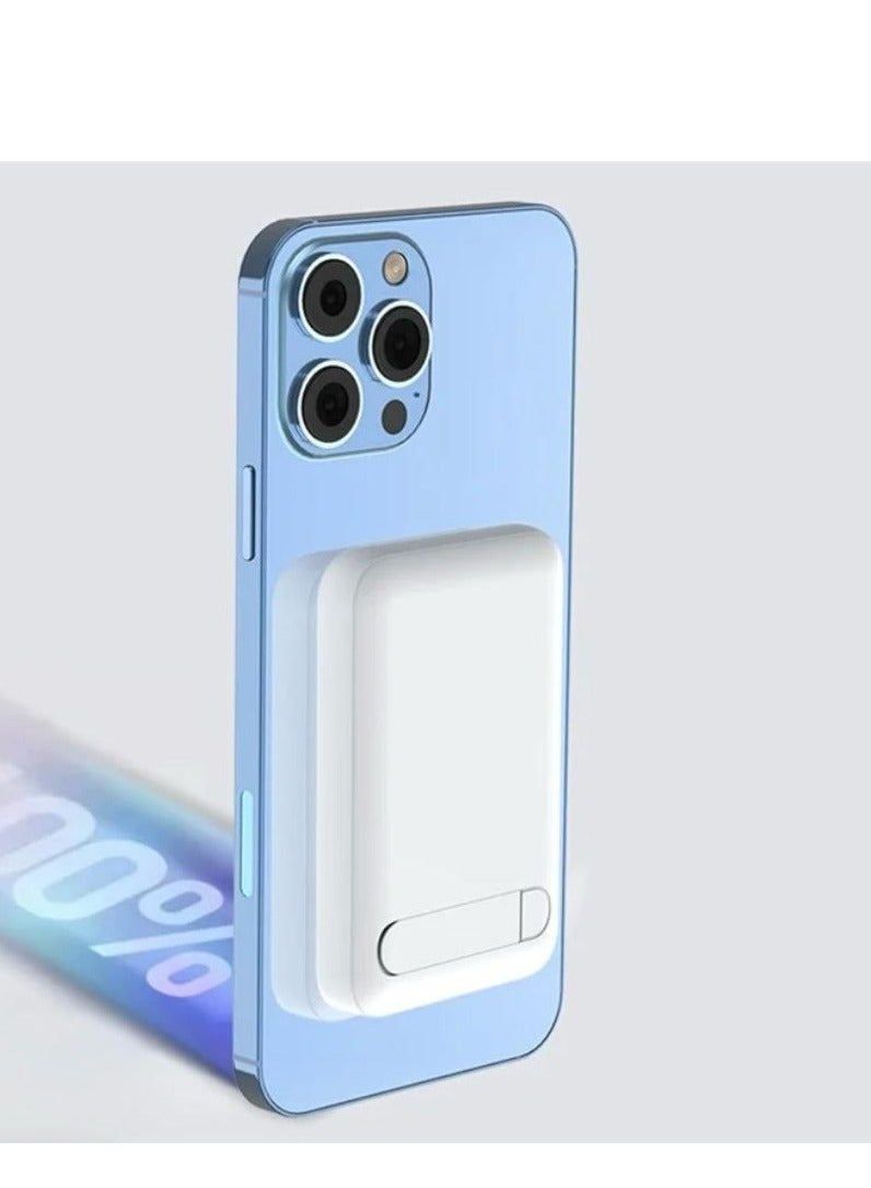 جولف لينك شاحن باور بانك محمول مغناطيسي سريع لهواتف أبل آيفون 12/13/14/15 سلسلة 10000 مللي أمبير في الساعة أبيض - Image 1