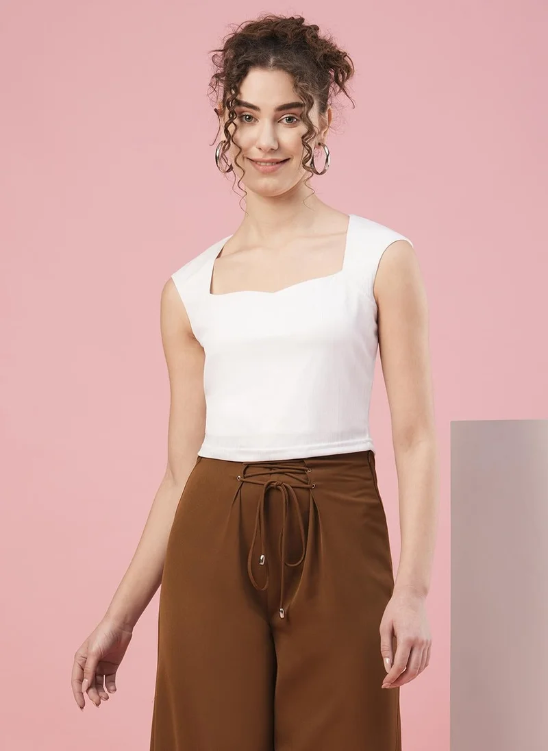 جلو باص Globus Women White Sweetheart Neck Sleeveless Opaque Fitted Casual Top