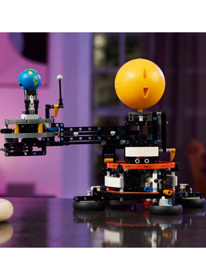 LEGO Technic Planet Earth and Moon in Orbit 42179 (526) Pieces