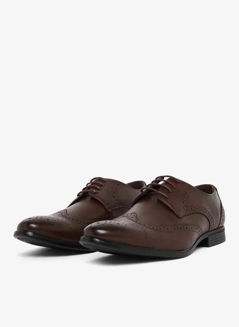 Styli Men Brown Leather Wingtip Oxford Shoes